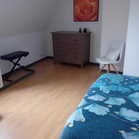 Les Hirondelles Apartment *
