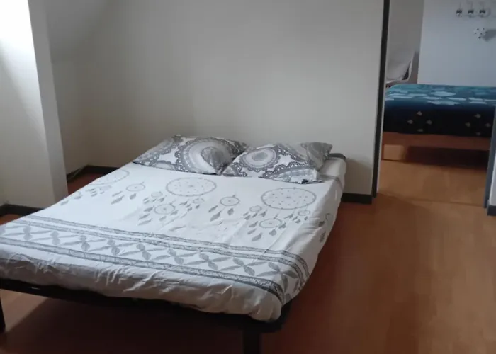 Les Hirondelles Appartement *